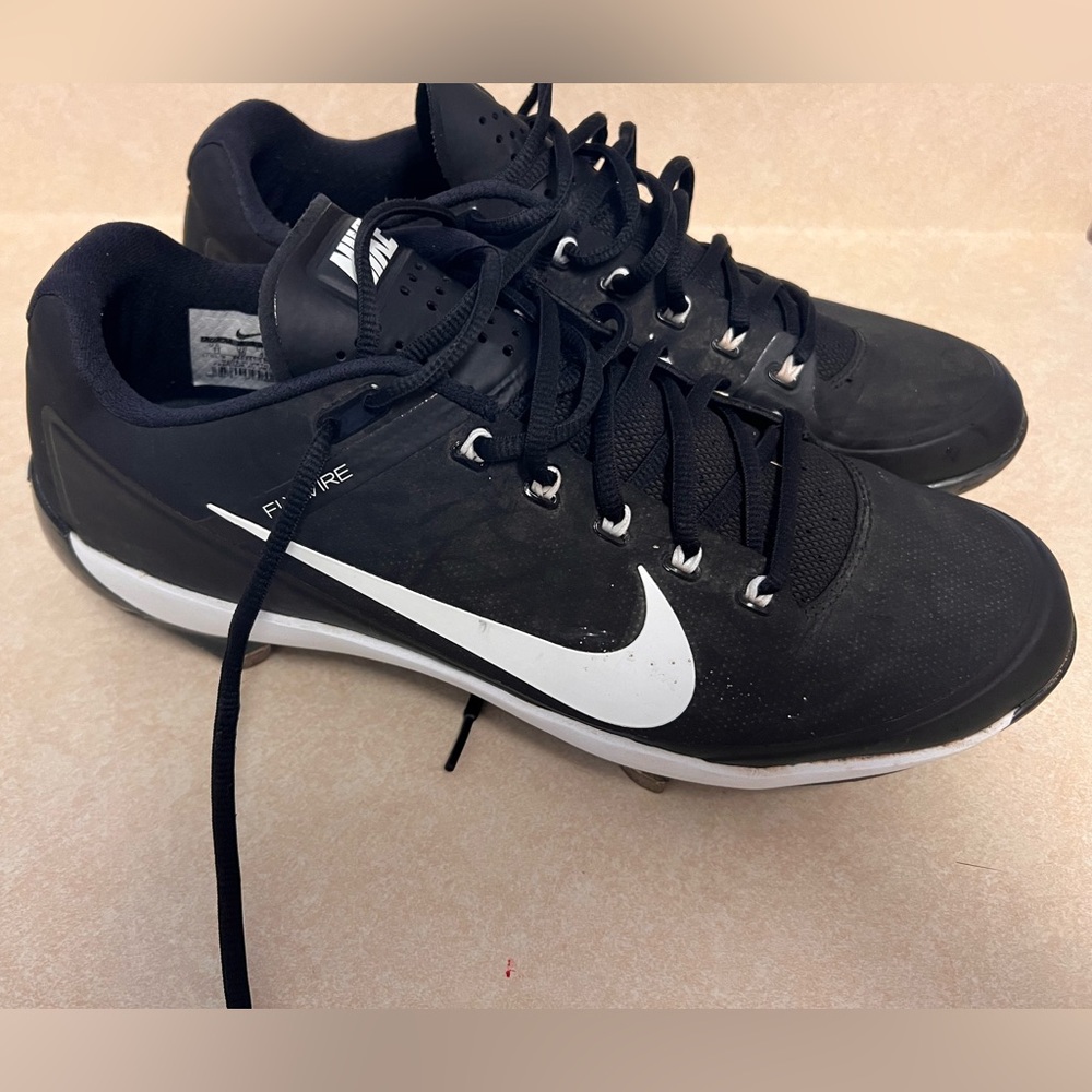 Men’s Flywire Nike Baseball cleats. Size 11